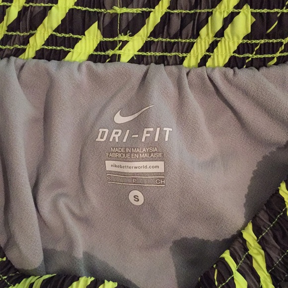 Nike Dry-fit running shorts - Picture 4 of 4